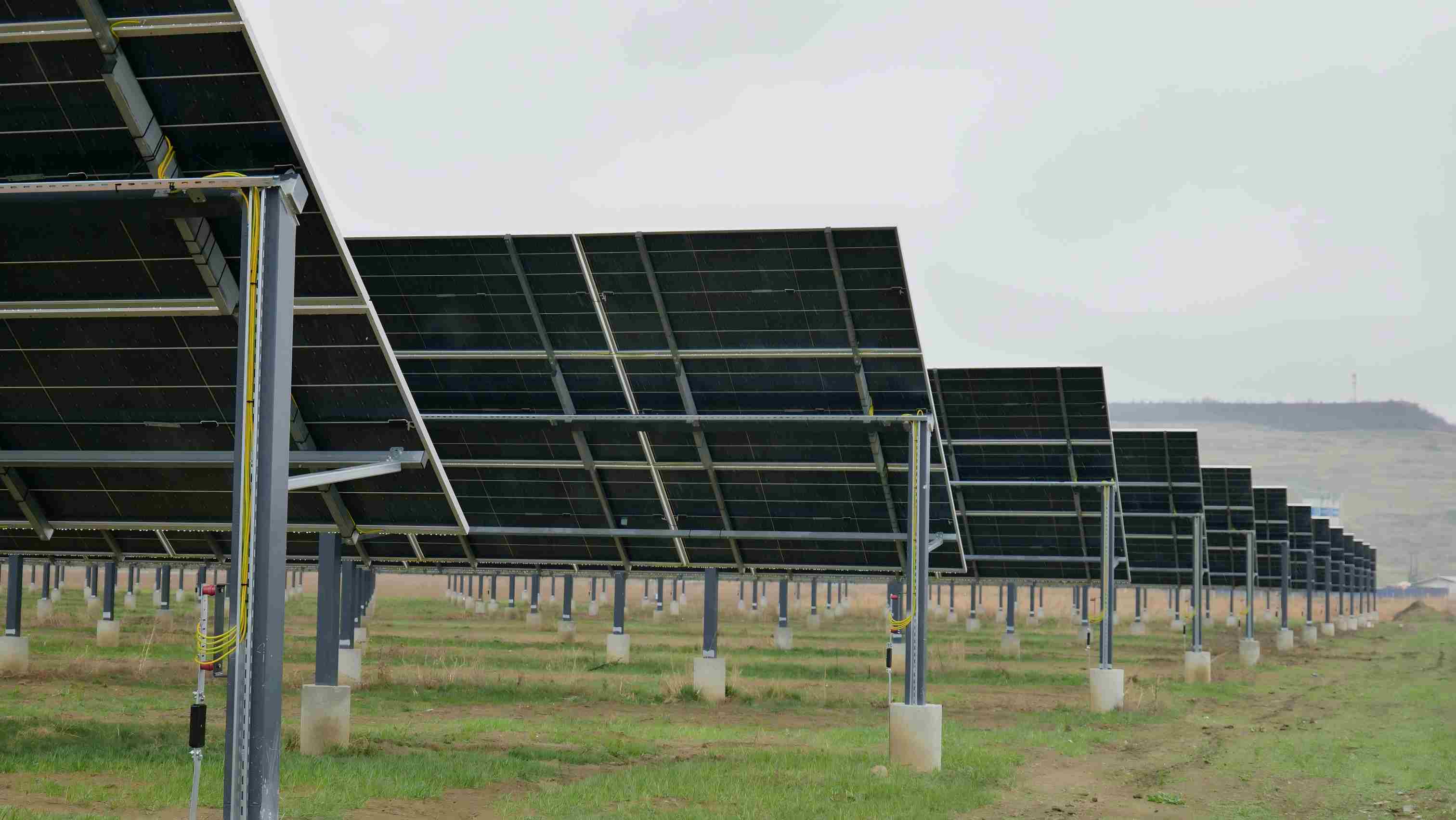 ¿Cómo mejorar la eficiencia de generación de energía de las centrales fotovoltaicas existentes?