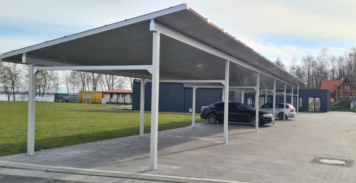 Sistema solar de aparcamiento personalizado de 40 kW conectado a la red en Polonia