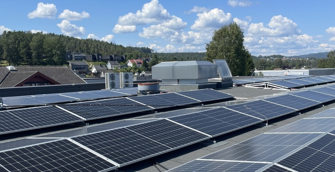 Excelente instalación de un sistema solar conectado a la red de 120 kW en Noruega