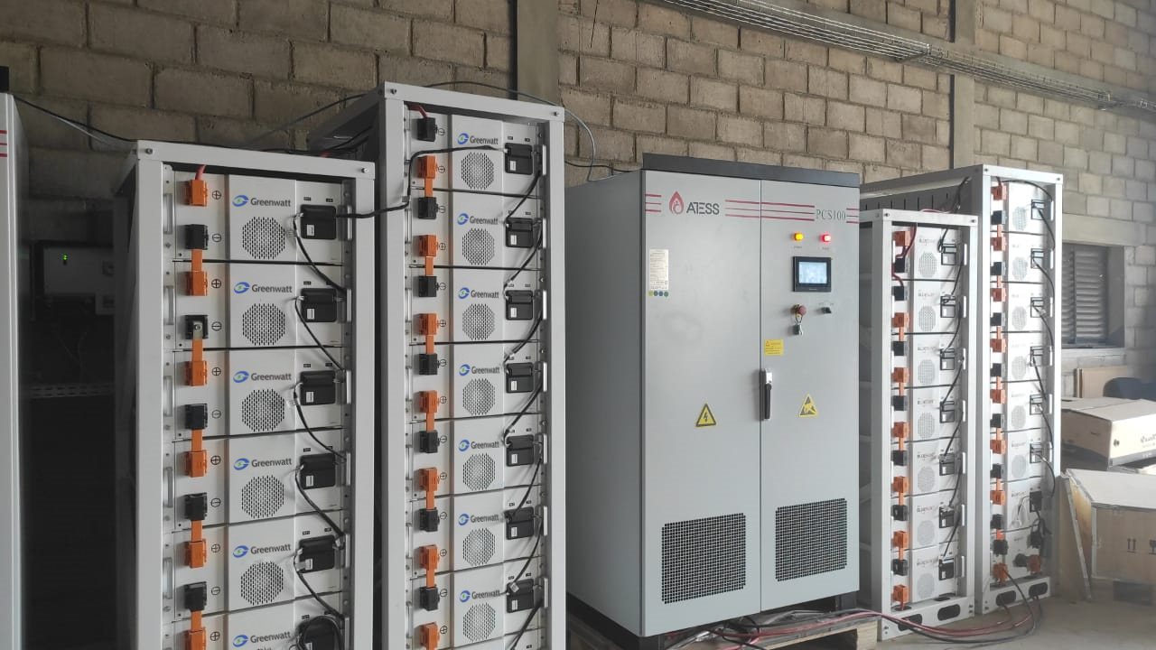 Sistema de almacenamiento de energía solar industrial de 100 kW (ESS) para fábrica