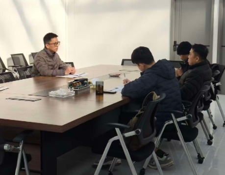 Dando la bienvenida a nuestros socios globales: una visita guiada a nuestra avanzada planta de baterías de litio